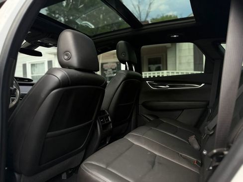 Used 2020 Cadillac XT5 Premium Luxury FWD image 11