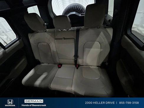 Used 2023 Land Rover Defender 110 SE AWD/4WD image 27