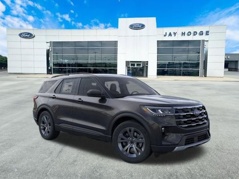 New 2026 Ford Explorer Active w/ Active Comfort Package AWD/4WD image 1