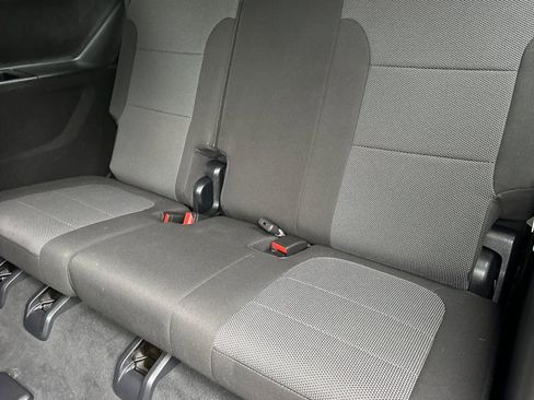 Used 2023 Chevrolet Traverse LT image 19