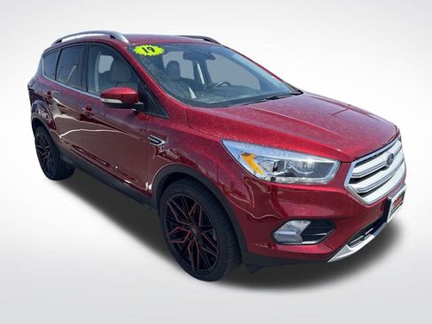 Used 2019 Ford Escape Titanium image 9