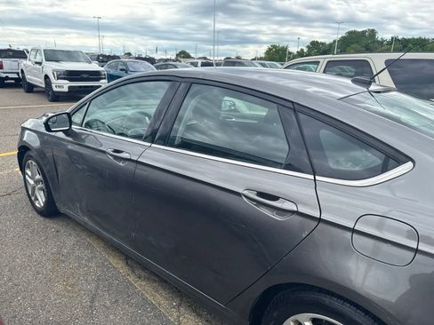 Used 2014 Ford Fusion SE FWD image 28