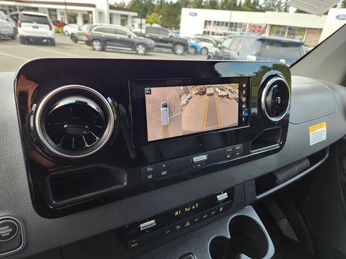 Used 2024 Mercedes-Benz Sprinter 2500 image 30