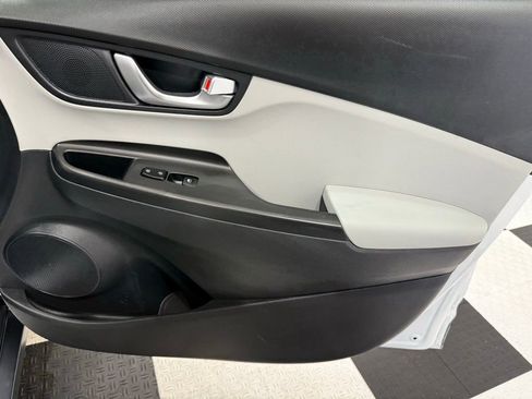 Used 2023 Hyundai Kona SEL image 21