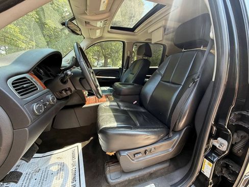 Used 2007 Chevrolet Suburban LTZ w/ LTZ Preferred Equipment Group AWD/4WD image 9
