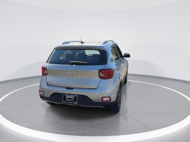 Used 2026 Hyundai Venue SEL FWD image 8