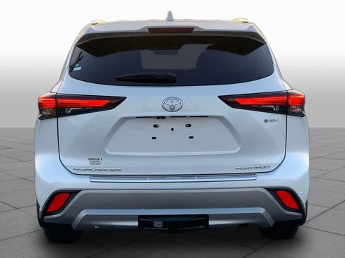 Used 2026 Toyota Highlander Platinum AWD/4WD image 5