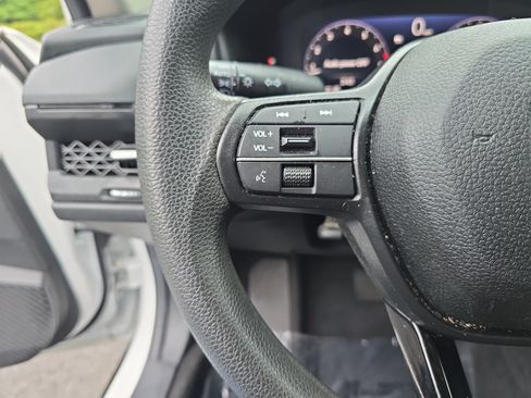 Certified 2025 Honda Accord SE image 16