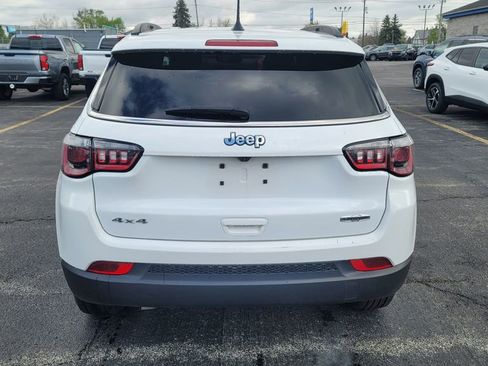 Used 2024 Jeep Compass Latitude AWD/4WD image 5