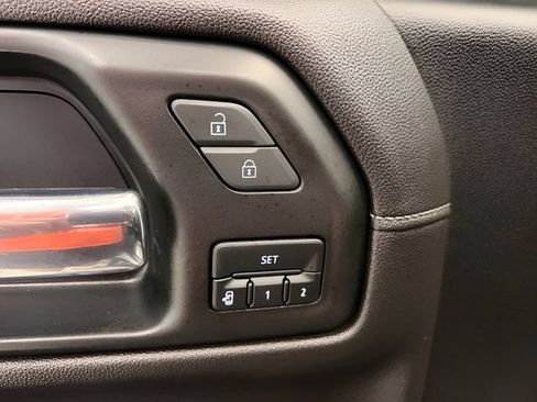 Used 2022 Chevrolet Silverado 1500 LTZ w/ LTZ Premium Package AWD/4WD image 15
