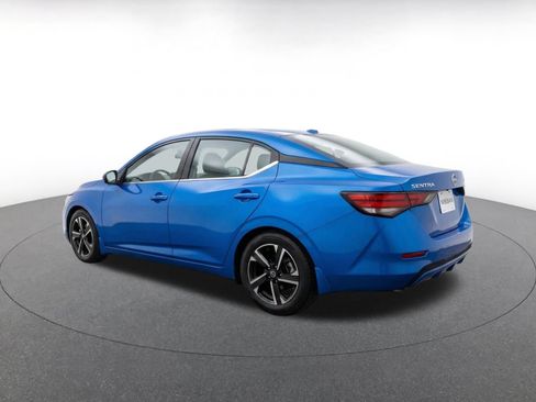 Used 2025 Nissan Sentra SV FWD image 8