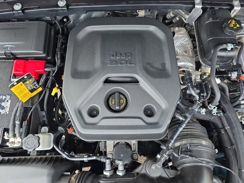 Used 2024 Jeep Wrangler Sport S image 40