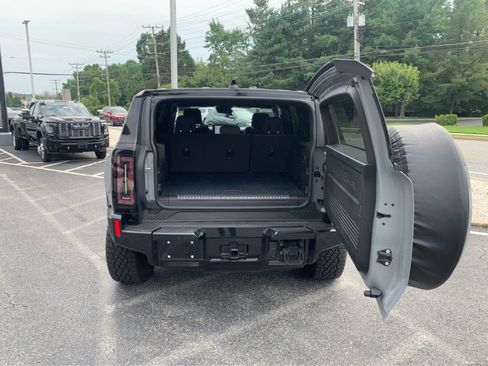 Used 2024 GMC Hummer EV 2X w/ Extreme Off-Road Package AWD/4WD image 5