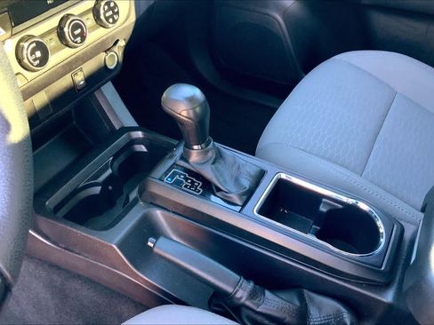 Used 2018 Toyota Tacoma SR w/ SR Convenience Package AWD/4WD image 17