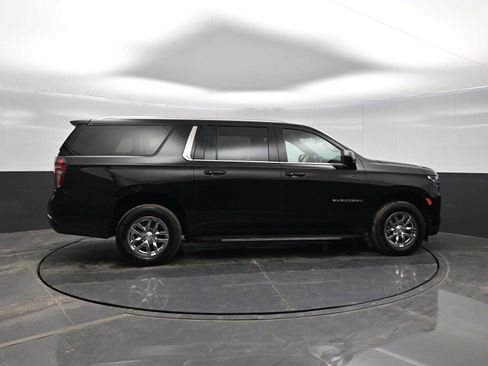 Used 2024 Chevrolet Suburban LT image 11