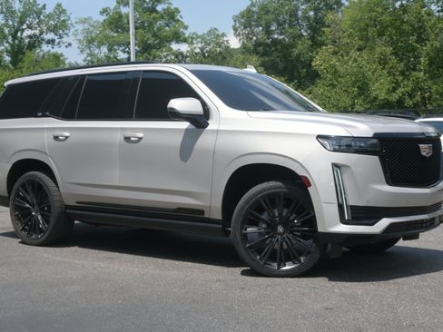 Used 2021 Cadillac Escalade Sport w/ Driver Assist Tech Package AWD/4WD image 2