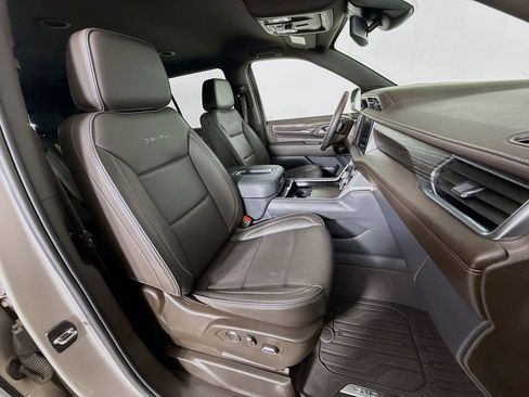 Used 2024 GMC Yukon Denali w/ LPO, Floor Liner Package image 29