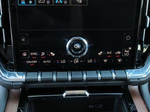 Used 2025 GMC Yukon XL Denali image 25