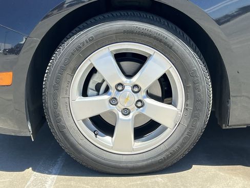 Used 2015 Chevrolet Cruze LT FWD image 12