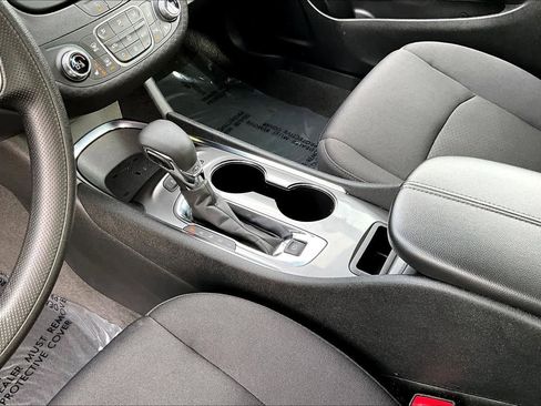 Used 2024 Chevrolet Malibu LT image 16