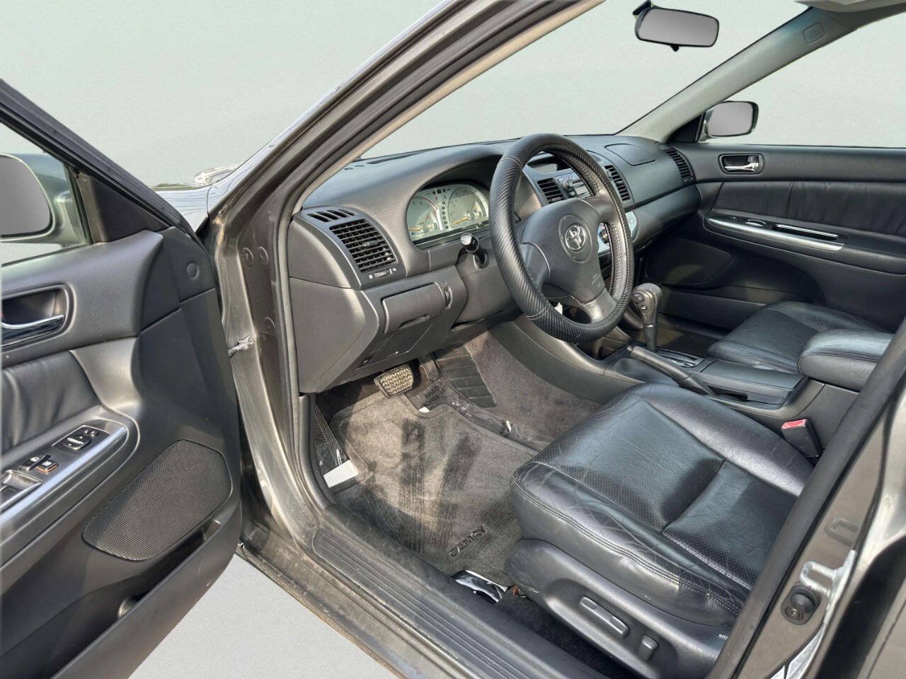 Used 2002 Toyota Camry SE FWD image 12