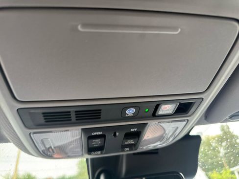 Used 2019 Honda Pilot Touring image 40