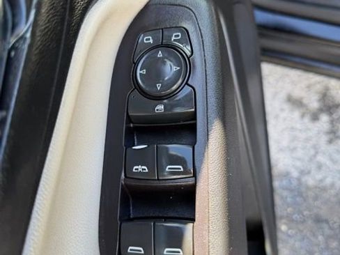 Used 2022 Chevrolet Equinox LS AWD/4WD image 18