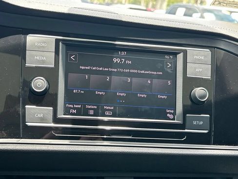 Used 2019 Volkswagen Jetta SE FWD image 33