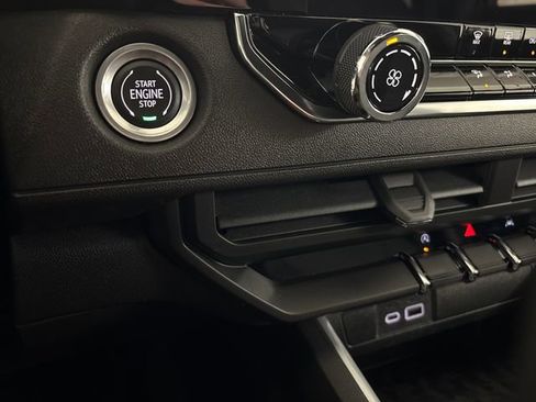 Used 2023 Chevrolet Colorado Trail Boss w/ Technology Package image 49