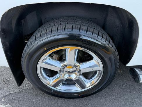 Used 2013 Chevrolet Suburban LTZ AWD/4WD image 44