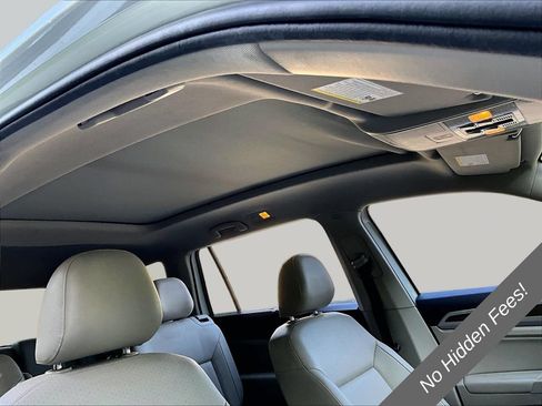 Used 2019 Volkswagen Atlas SEL R-Line AWD/4WD image 20