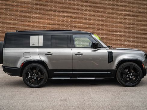 Used 2024 Land Rover Defender 130 X-Dynamic SE AWD/4WD image 7