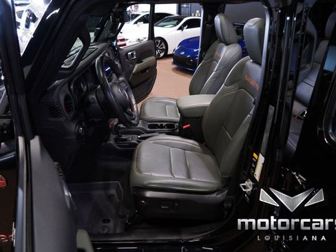 Used 2024 Jeep Gladiator Mojave AWD/4WD image 32