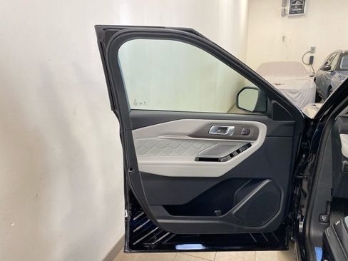 New 2026 Ford Explorer Platinum image 45