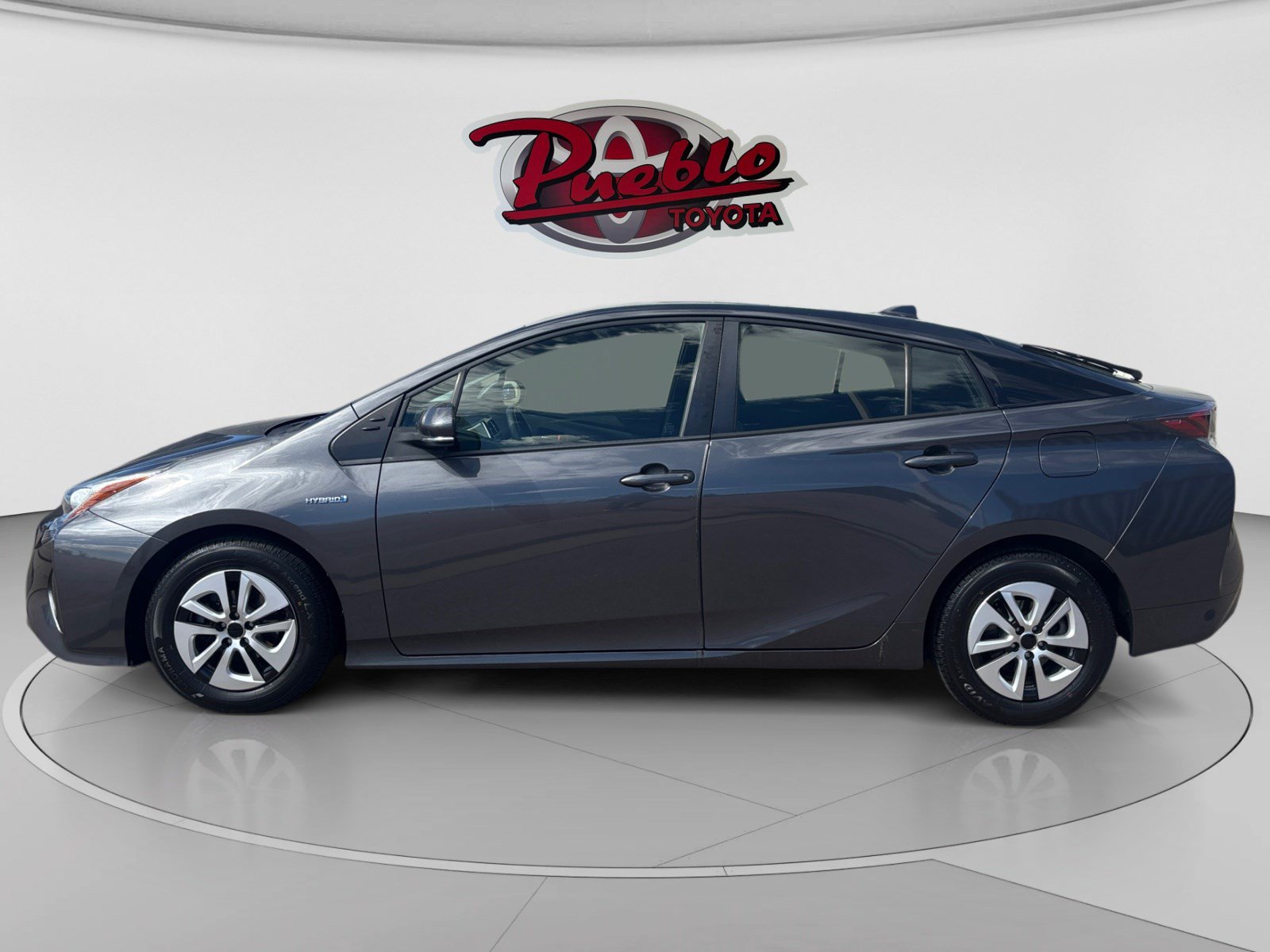 Used 2017 Toyota Prius Two FWD image 2