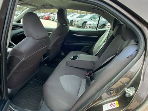 Used 2019 Toyota Camry LE image 30