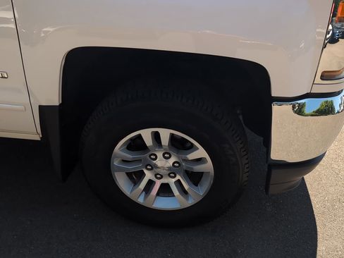 Used 2019 Chevrolet Silverado 1500 LT w/ All Star Edition AWD/4WD image 3