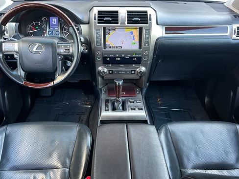 Used 2015 Lexus GX 460 Luxury image 3