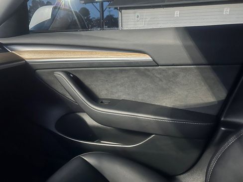 Used 2023 Tesla Model 3 Standard Range image 20