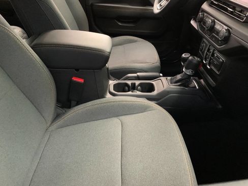 Used 2025 Jeep Wrangler Unlimited Sahara image 20