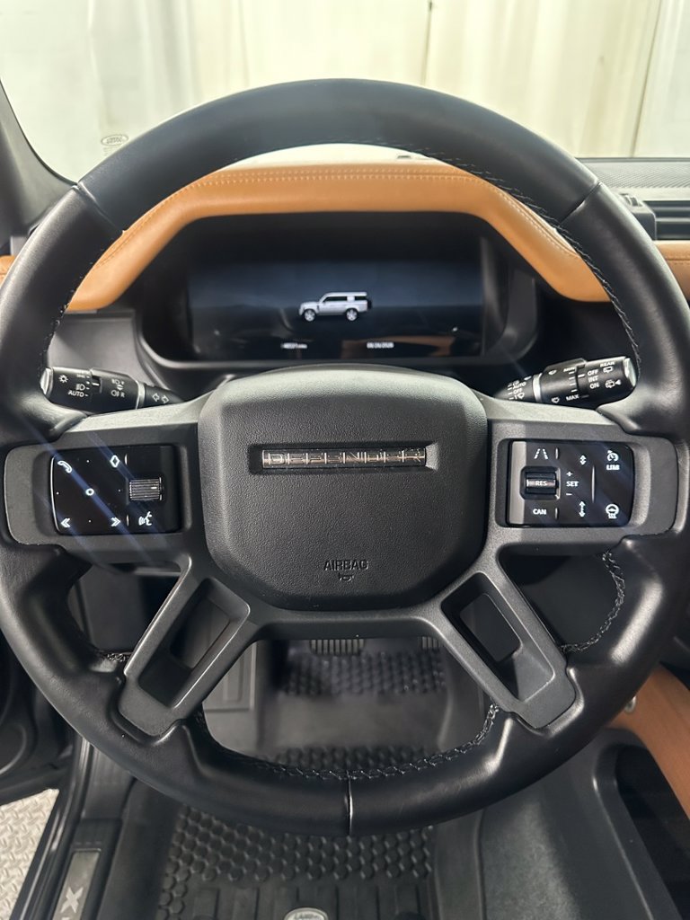 Used 2024 Land Rover Defender 130 X-Dynamic SE AWD/4WD image 15