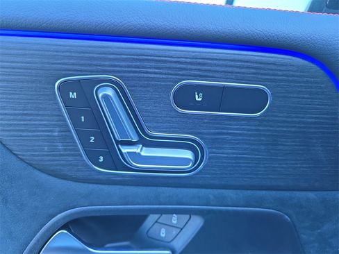 New 2026 Mercedes-Benz GLB 250 4MATIC image 11