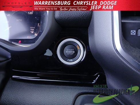 Used 2025 RAM 1500 Laramie AWD/4WD image 29