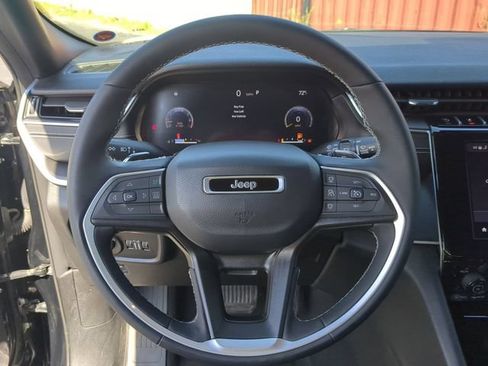 Used 2024 Jeep Grand Cherokee Altitude AWD/4WD image 20
