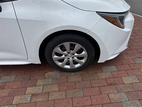 Used 2020 Toyota Corolla LE image 17