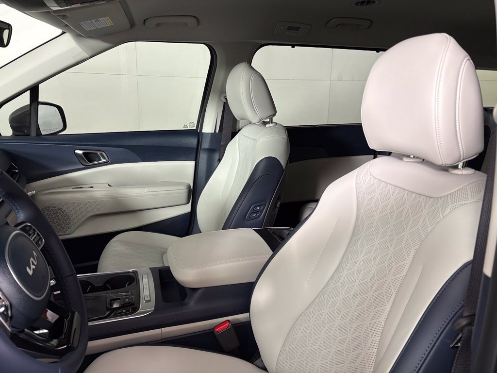 New 2026 Kia Carnival EX FWD image 18