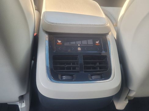 Used 2020 Volvo XC90 T6 Inscription w/ Protection Package Premier image 16