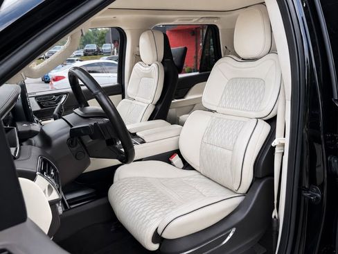 Used 2020 Lincoln Navigator Black Label w/ Cargo Convenience Package AWD/4WD image 26