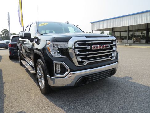 Used 2022 GMC Sierra 1500 SLT w/ SLT Premium Plus Package AWD/4WD image 5