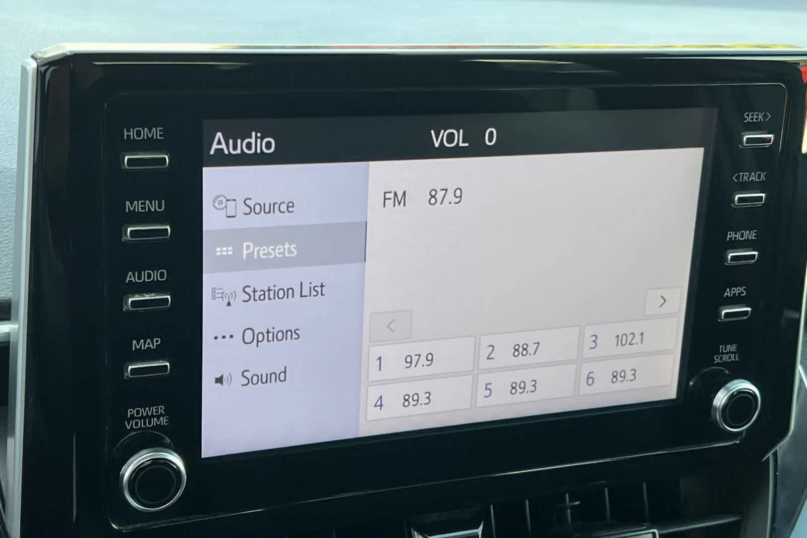 Used 2020 Toyota Corolla LE FWD image 19